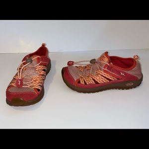 Chaco Outcross water shoe sz 2